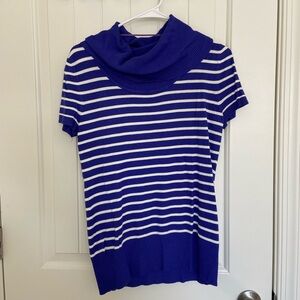 EUC | One A women’s blue purple short sleeve stripe cowl neck‎ sweater medium